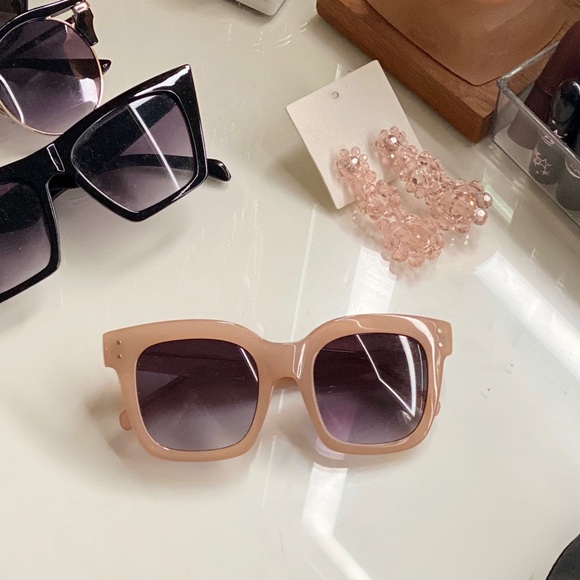 *SOLD❤️ Banana Republic peach sunglasses*read desc - Picture 11 of 12